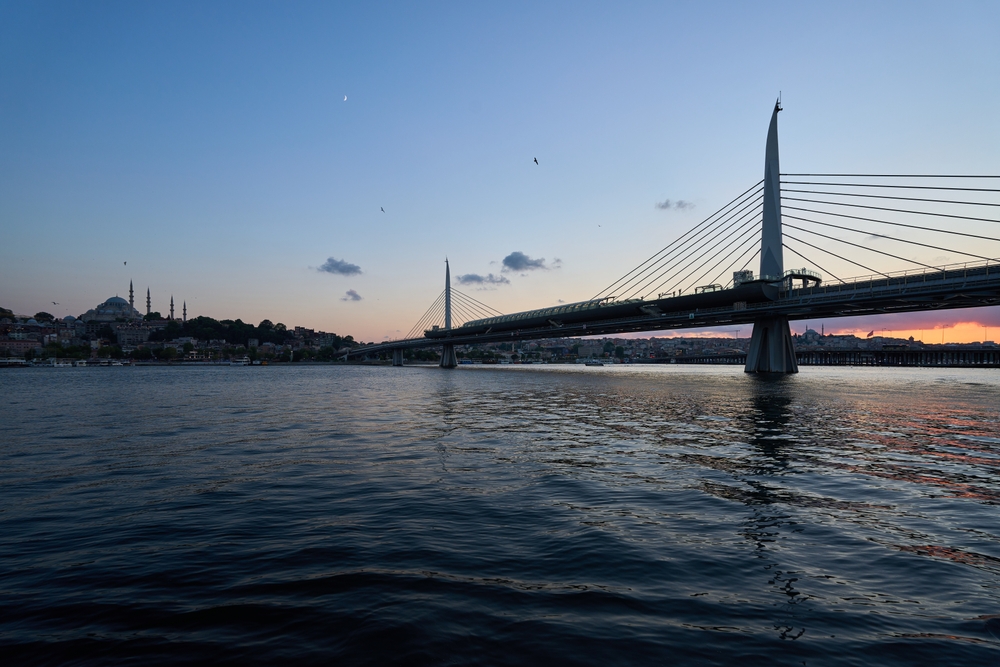 Sunset,Cityscape,Panorama,Photo,With,Unkapan?,Metro,Bridge,On,Golden